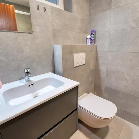 Easy And Simple Barbariga Appartement
